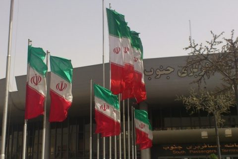 戦争の長期化予想と「ホルムズ海峡封鎖」など。